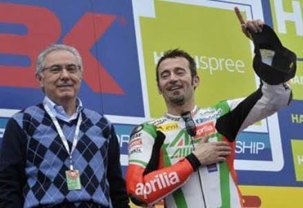 Max_Biaggi_podio_Monza_R375