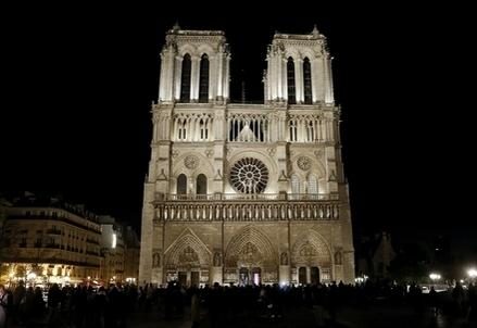 NotreDame_Parigi_NotteR439