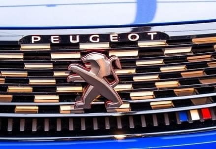 Peugeot_Calandra_R439