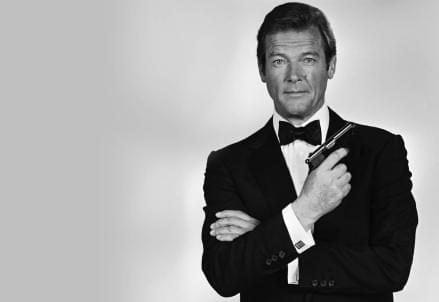 Roger-Moore-james-bond_R439