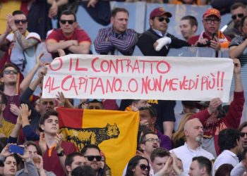 Roma_striscione_Totti