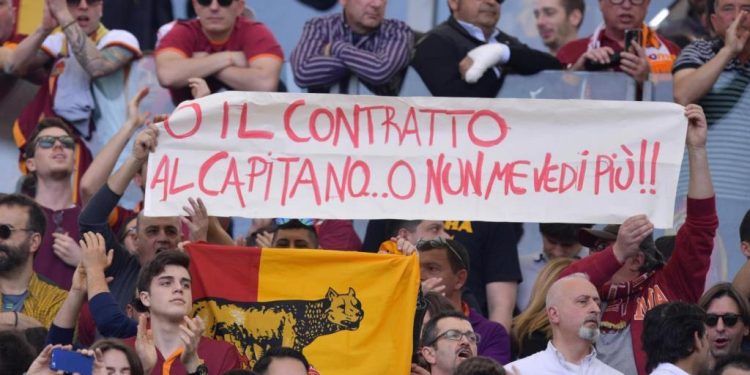 Roma_striscione_Totti