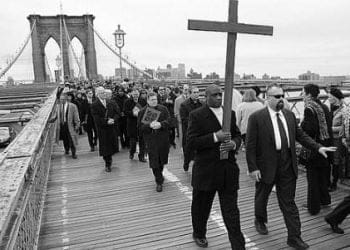 ViaCrucis_NY_bridge