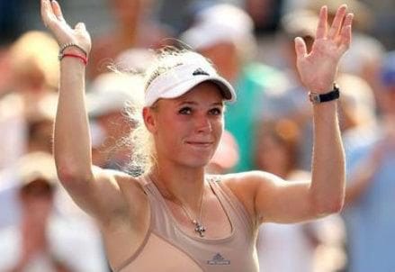 Wozniacki_saluto