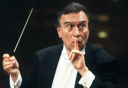 La bacchetta magica del direttore d'orchestra Abbado: una