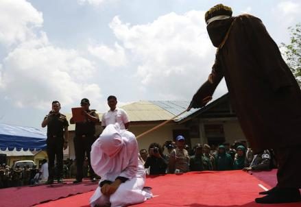 aceh-frustate-sharia_R439