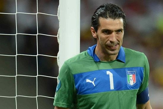 buffon_italia_palo