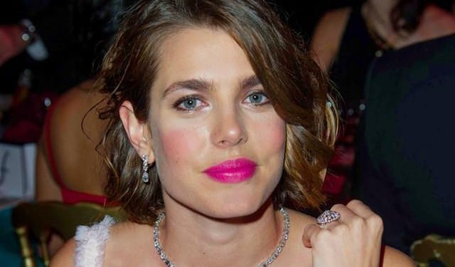 charlotte-casiraghi-look-settimana_phixr