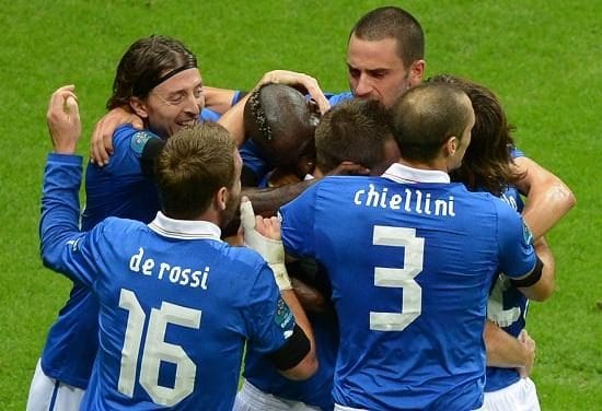 chiellini_derossi_italia