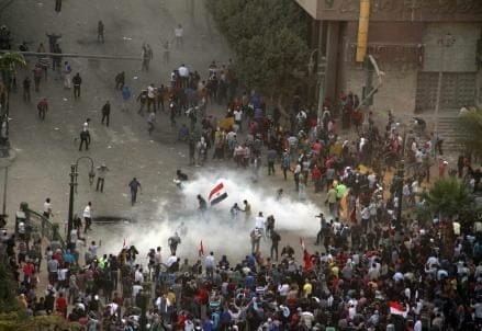 egitto-cairo-proteste-contro-morsi-decreti-corte-costituzionale