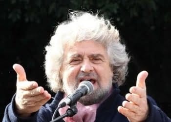 grillo_comizio_frontaleR400