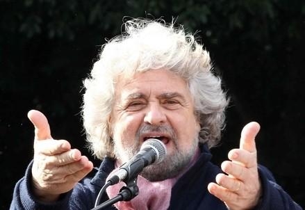 grillo_comizio_frontaleR400