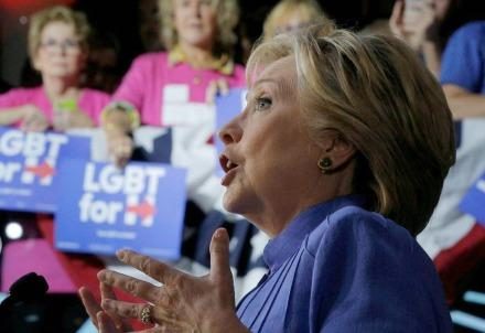 hillaryclinton_lgbtR439