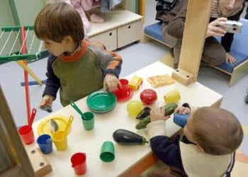 infophoto_scuola_materna_asilo_bambini_gioco_R439