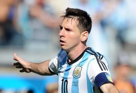 lionelmessi_aeroplanoR439