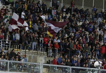 livorno_tribuna_bandiere