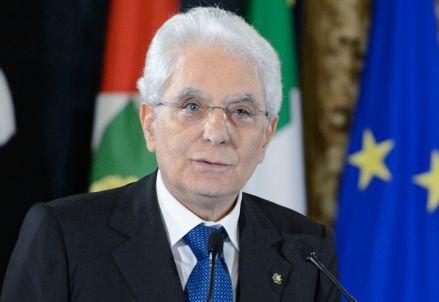 mattarella_bandiereR439