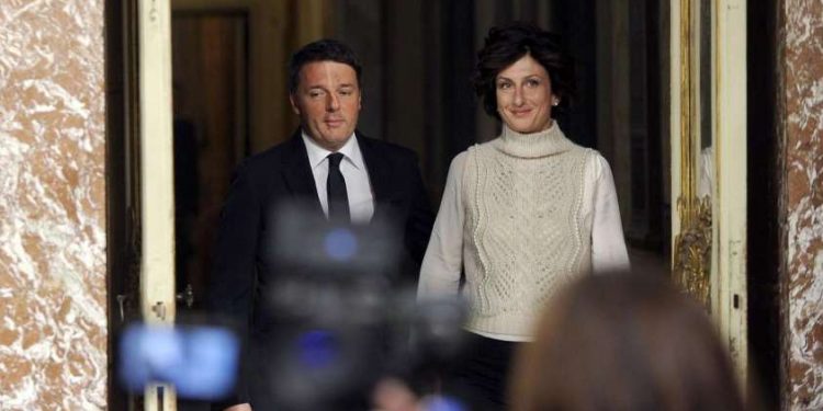 matteo-renzi-a-palazzo-chigi-accompagnato-da-agnese