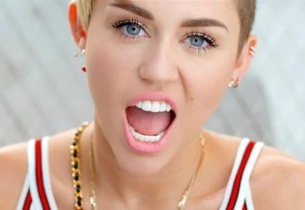 miley_cyrus_pansexy_R439