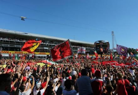 monza_tifosi_2015_podio