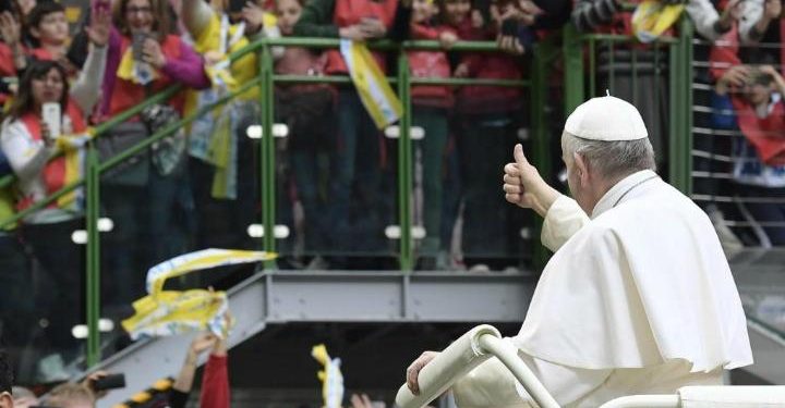 papa_francesco_milano_1_stadio_lapresse_2017