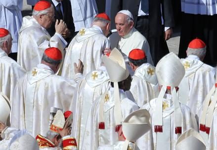 papafrancesco_vescovi_cardinaliR439