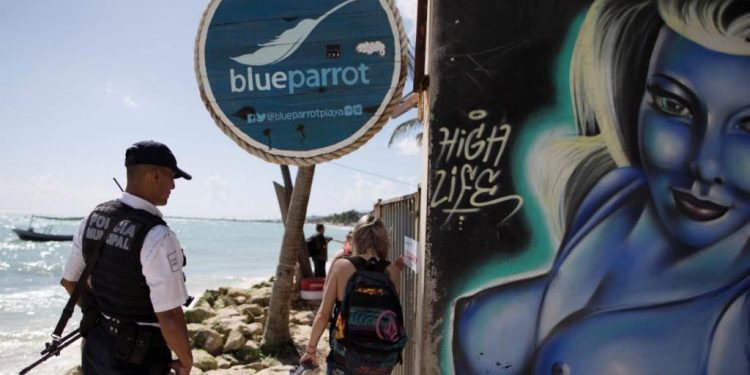 playadelcarmen_messico_blueparrot