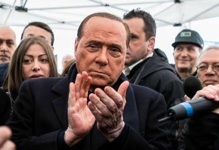 sberlusconi_zoom2R439