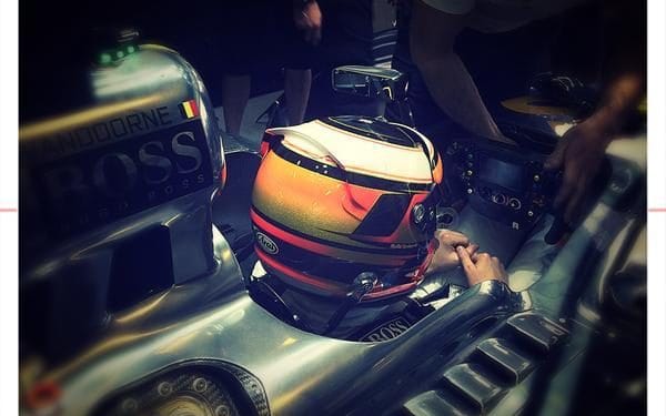 vandoorne_casco