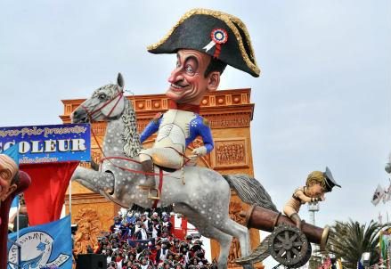 viareggio_carnevale_carro_r439