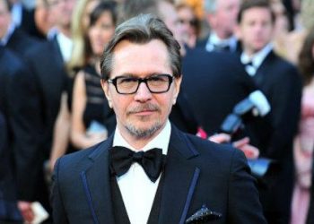 gary_oldman_R439