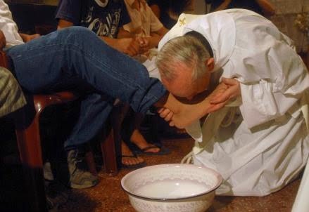 papa_francesco_lavanda-piedi-1