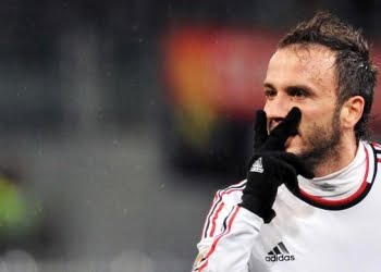 pazzini_dita_primopiano