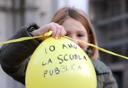 scuola_bambino_palloncinoR400