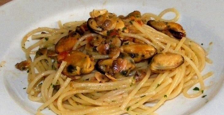 spaghetti_cozze_e_vongole_phixr