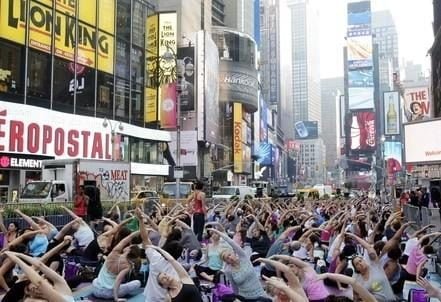 yoga_newyorkR400