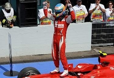 Alonso-winner-Hockenheim_R375