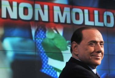 Berlusconi_Non_molloR375