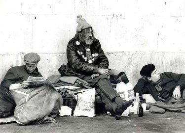 HOMELESS_R375