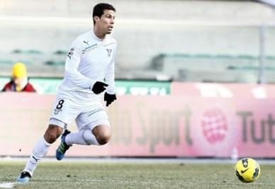 Hernanes_R400