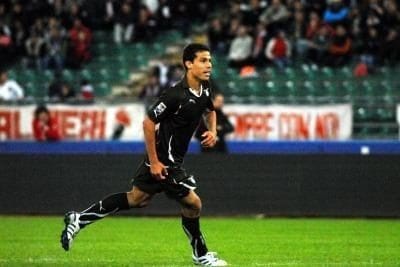 Hernanes_r400-1