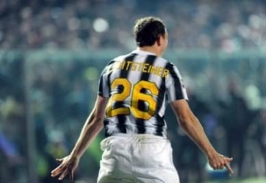 Lichtsteiner_Atalanta_R400