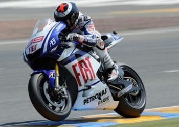 Lorenzo-FP1-Silverstone_R375