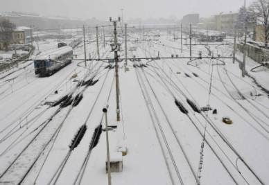 Neve_Treni_Binari_FerroviaR400