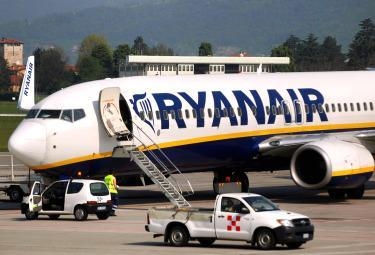 Ryanair_AereoR375