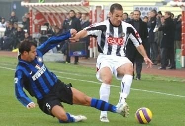 Stankovic_tackle_R375_8nov08