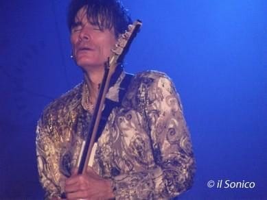 Steve-Vai_Milano_R400