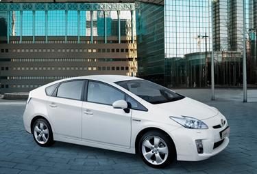 Toyota-Prius_R375