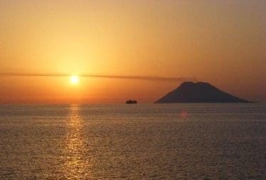 TramontoStromboli_R375