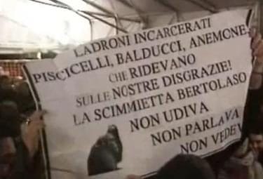 berlusconi-contestato-aquilaR375